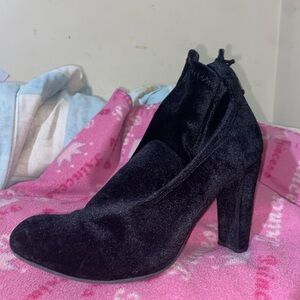 Selling Solid flannel black heel boots